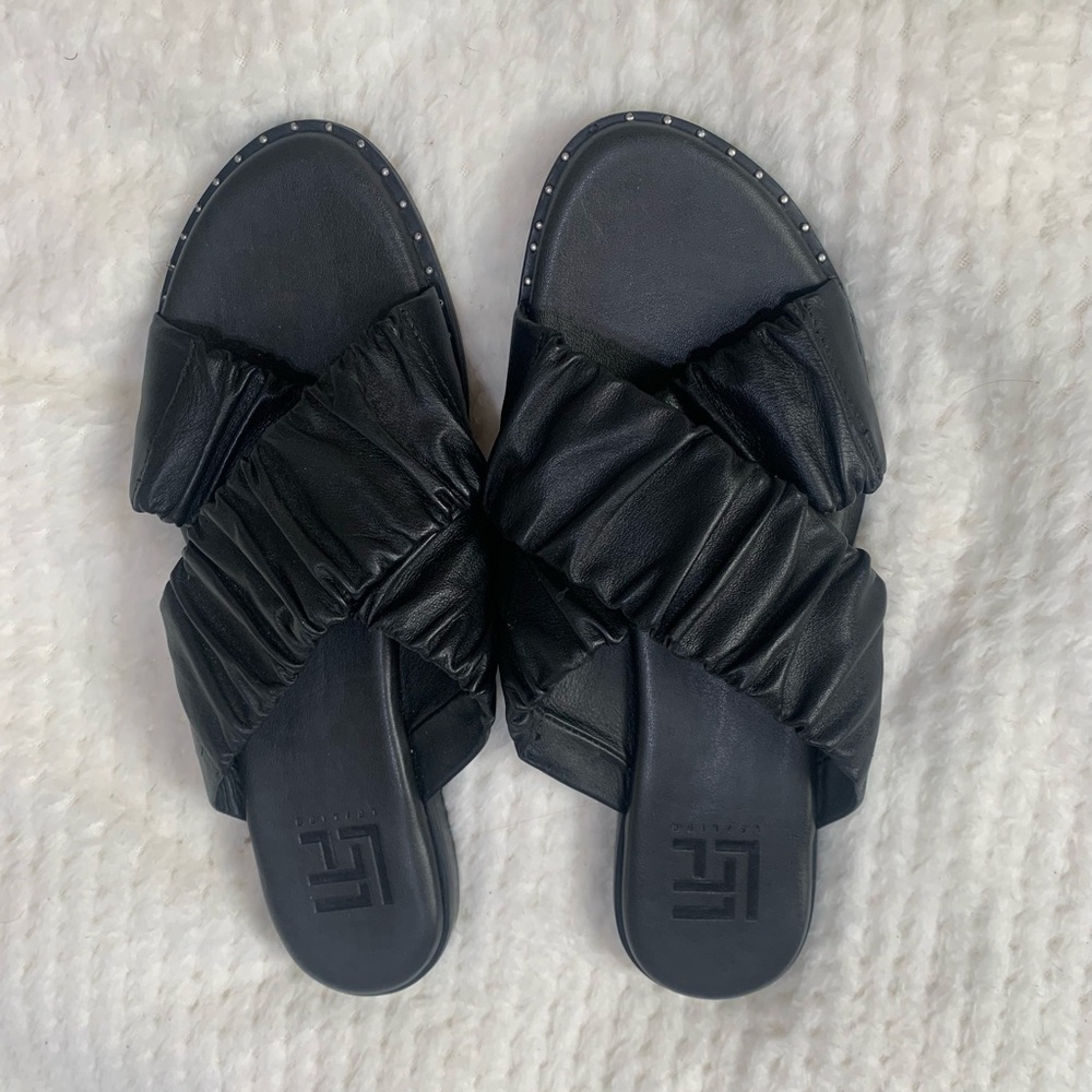 LF/LIFE Black  Slide Sandals
